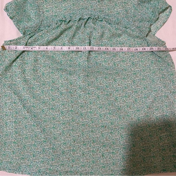 Floral Green Ruffle Blouse - Picture 7 of 8